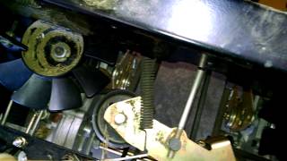 REINSTALL DRIVE BELT CUB CADET [upl. by Tomasine]