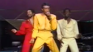 Kool amp The Gang  Joanna  Live [upl. by Esyned]